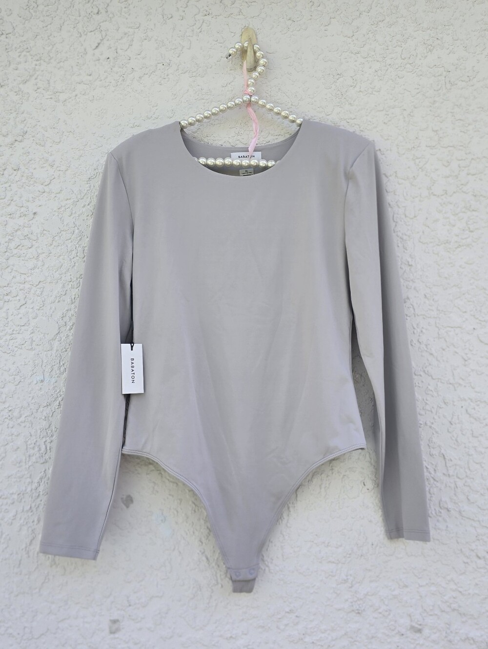 Aritzia Babaton Contour Shoulder Pad Longsleeve Bodysuit in Opal Grey